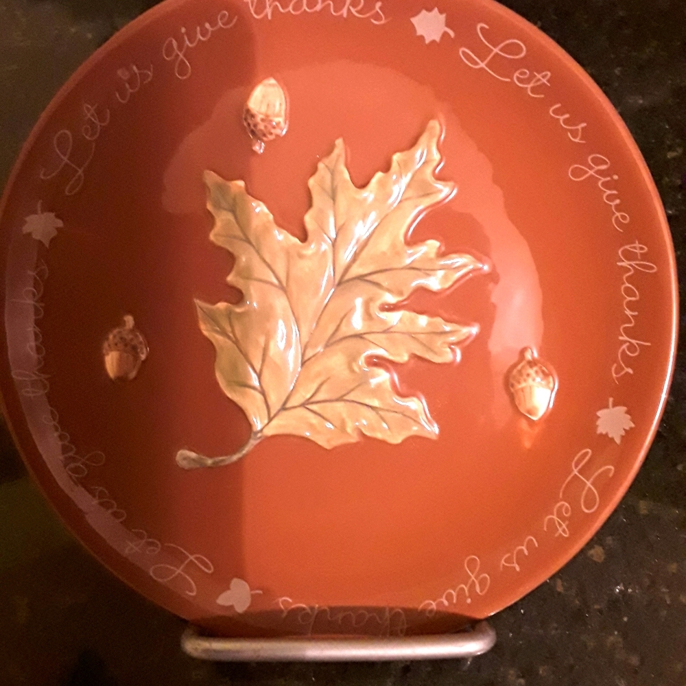 Fall plate with a stand
